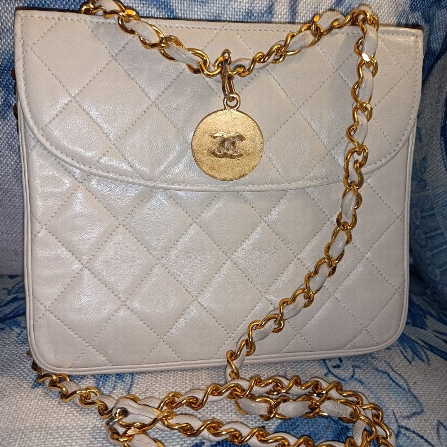 Chanel vintage 米色小羊皮雙面翻蓋鏈包-0