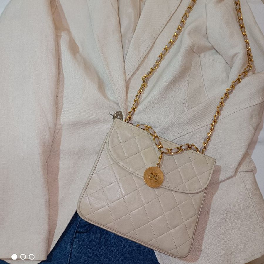 Chanel vintage 米色小羊皮雙面翻蓋鏈包-11