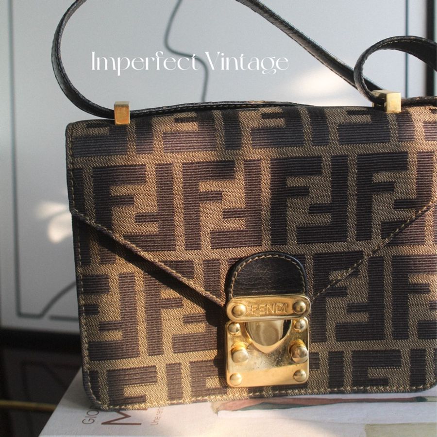 大降價‼️Fendi mini Constance-2