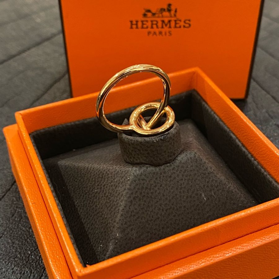 Hermes 玫瑰金小Q 半鑽戒指-1
