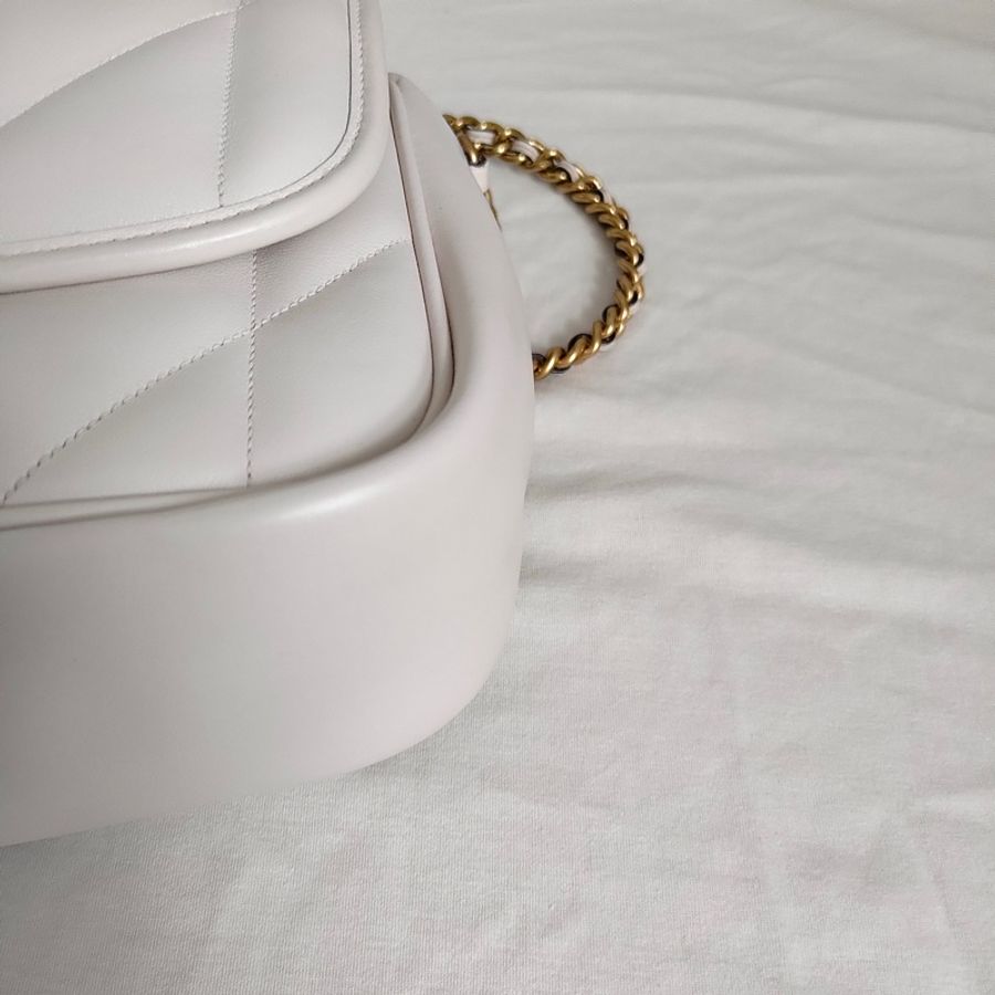 #COACH Pillow Madison 18 杏色雲朵包 奶油白-9