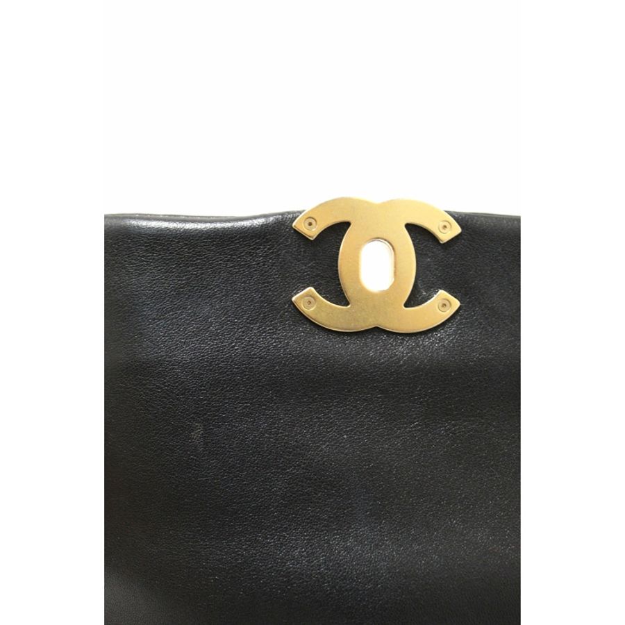 Limited Edition Chanel 19 Medium Black Quilted Lambskin Leather Shoulder Crossbody Bag-12