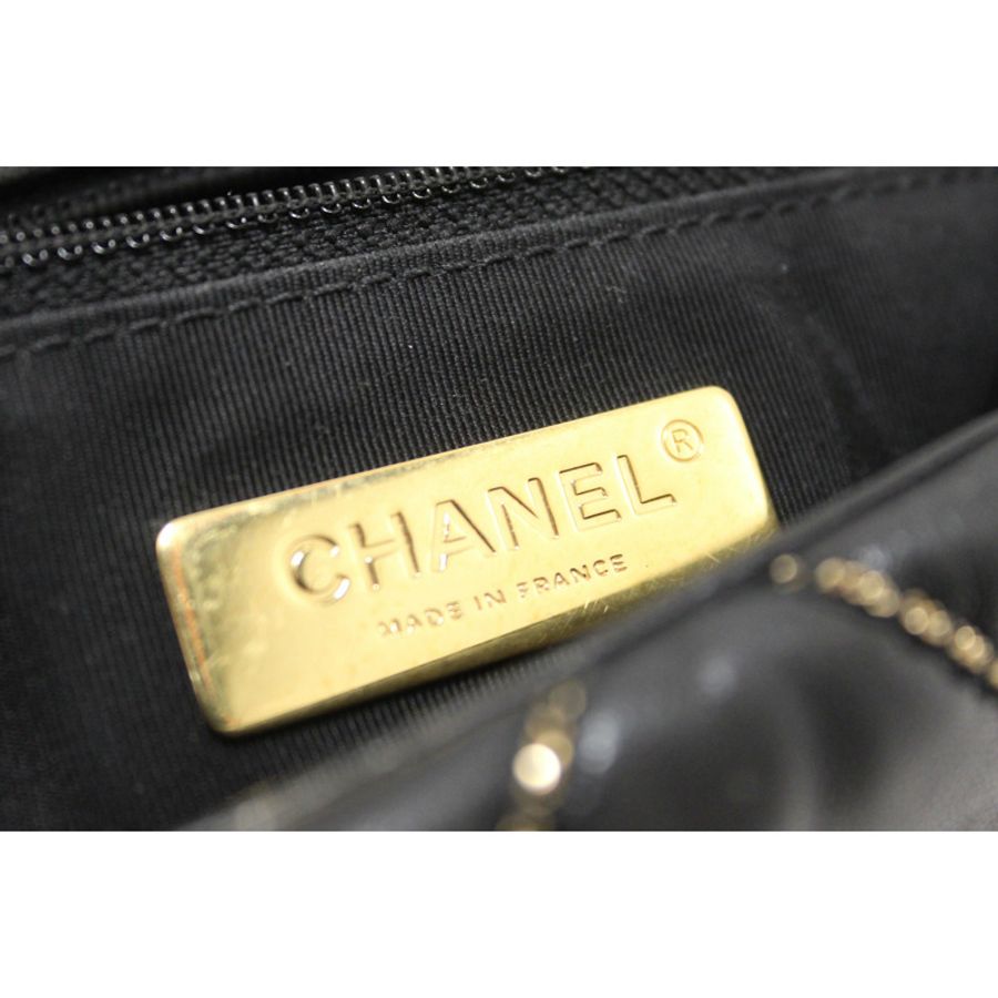 Limited Edition Chanel 19 Medium Black Quilted Lambskin Leather Shoulder Crossbody Bag-15