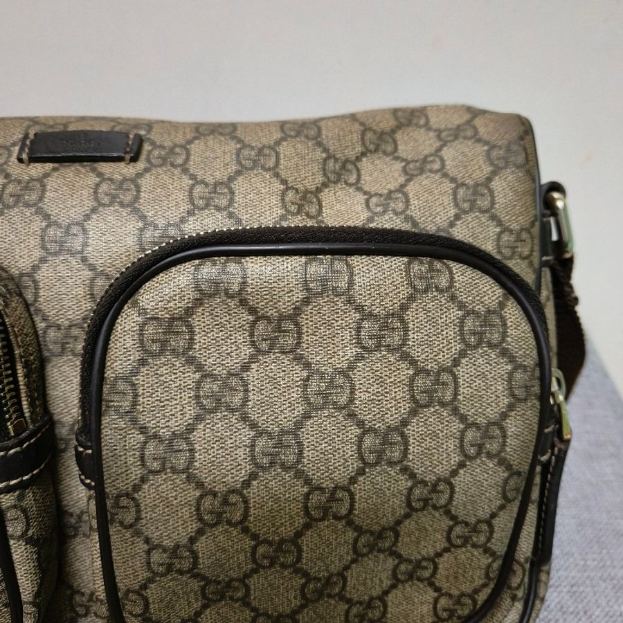 ‼️年終出清‼️12/6~12/29限時驚喜價🎁㊣✨Gucci✨古馳 咖啡色 老花 帆布 GG 肩背包 斜背包 腋下包 郵差包/二手包/二手精品🌳二手樹屋🌳-14