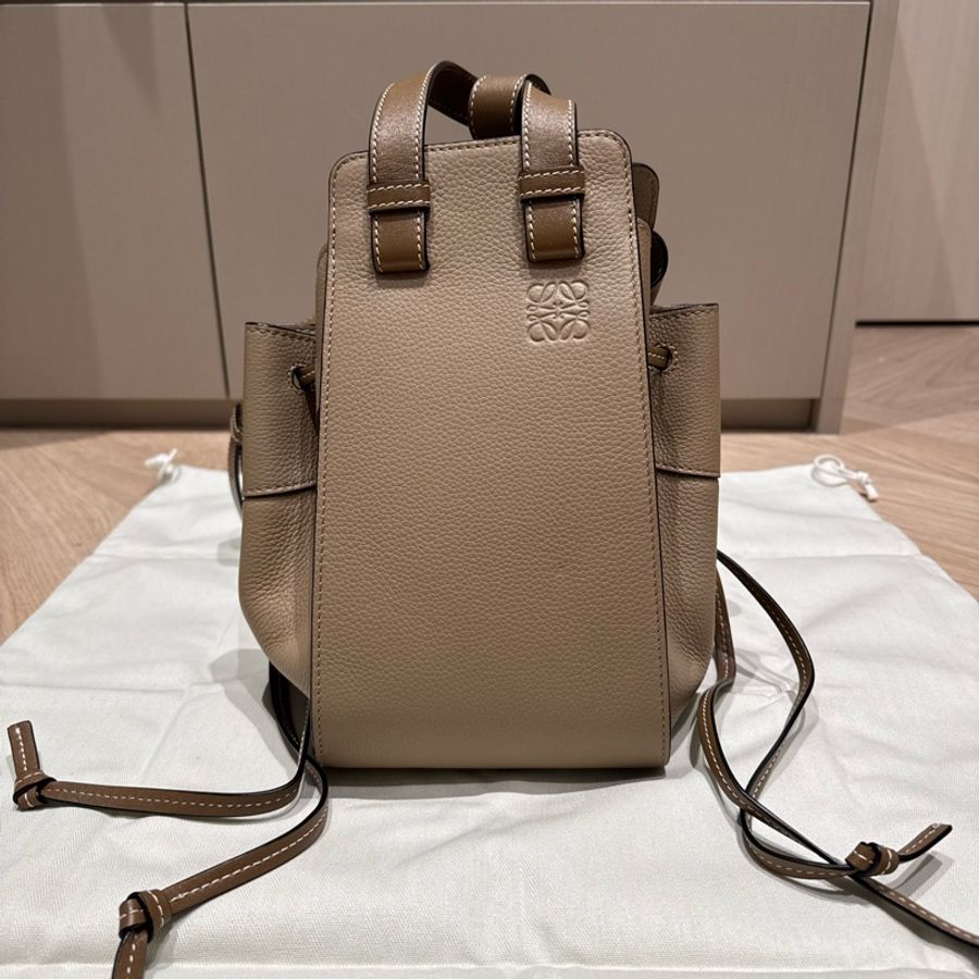 LOEWE Hammock DW Small Bag Sand & Mink Color / 小號 吊床包 沙色拼貂褐色小型手提肩背包-6