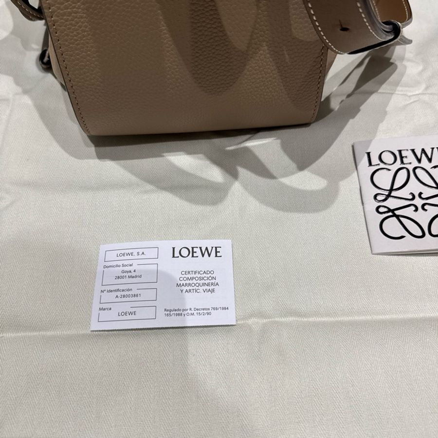 LOEWE Hammock DW Small Bag Sand & Mink Color / 小號 吊床包 沙色拼貂褐色小型手提肩背包-22