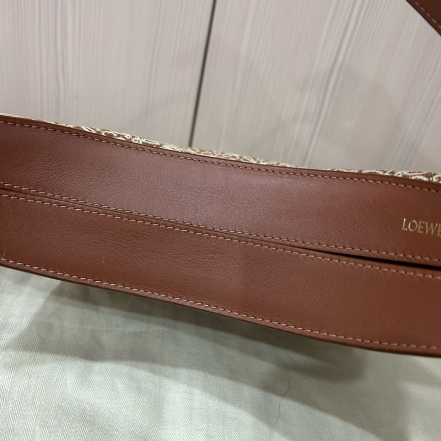 Loewe Anagram 29cm 緹花和經典小牛皮 hobo Luna bag彎月包 半月包 月亮包 棕褐色/山核桃-10