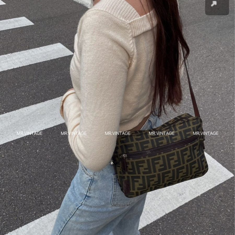 🏷️ Fendi 斜背包-2