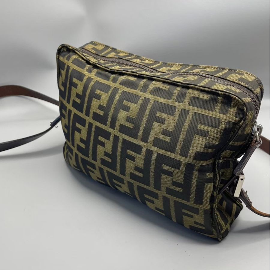🏷️ Fendi 斜背包-12