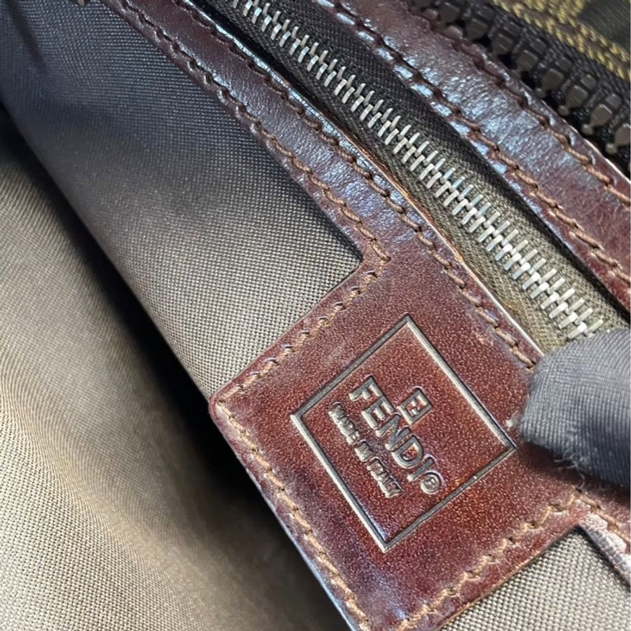 🏷️ Fendi 斜背包-15