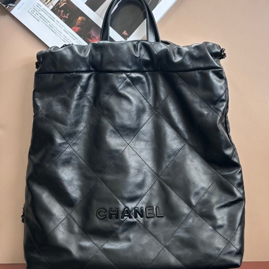 ::CHANEL:: AS3313 22系列黑色牛皮黑Logo束口手提後背包(大)-0