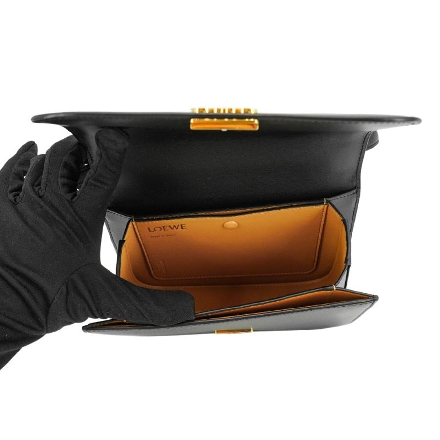 Loewe 展示品 Goya 金logo小牛皮磁吸斜背包-小(黑)-5