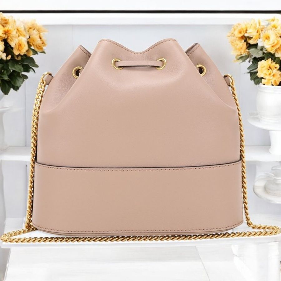VALENTINO VLogo 小羊皮束口金色鍊帶水桶包/粉膚*展品-2