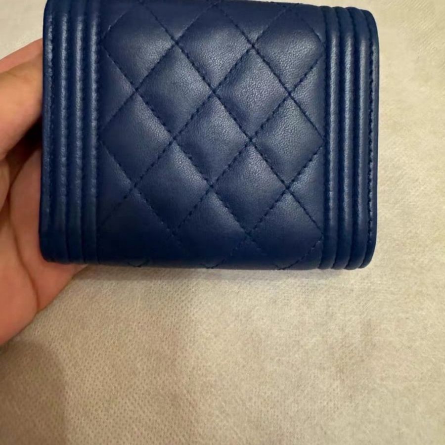 Chanel Boy Wallet Dark Bule 深藍色短夾金扣-12