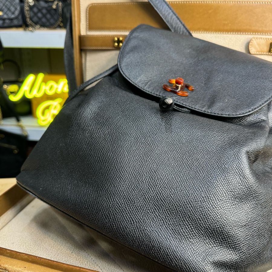 CHANEL vintage 黑牛皮玳瑁釦後背包🖤稀有古董包-3