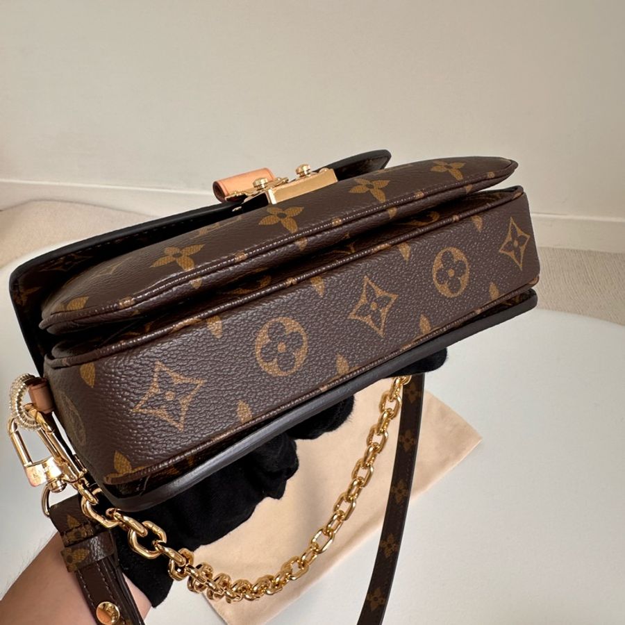 LV經典小郵差 Pochette Métis East West-11