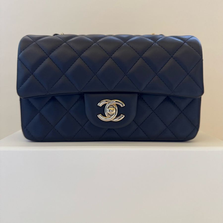 CHANEL 香奈兒 全新 mini cf 20 黑色羊皮淡金釦 芯片 康朋總店購入-1