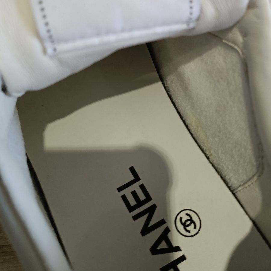 香奈兒 Chanel 金色logo 皮革燙金字 金色字母 小白鞋-9
