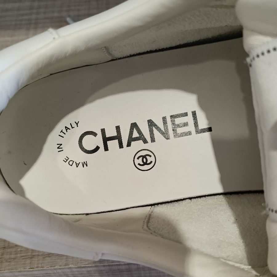 香奈兒 Chanel 金色logo 皮革燙金字 金色字母 小白鞋-10