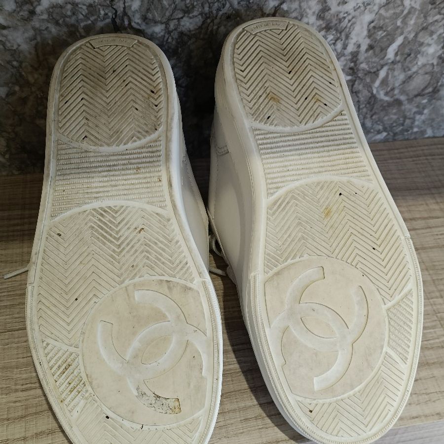 香奈兒 Chanel 金色logo 皮革燙金字 金色字母 小白鞋-12