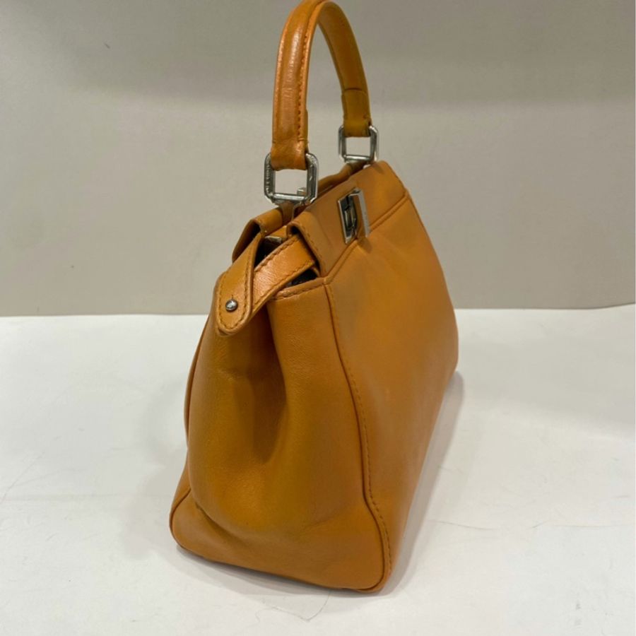 FENDI Peekaboo Iconic銀扣單肩手提包黃色小號-3