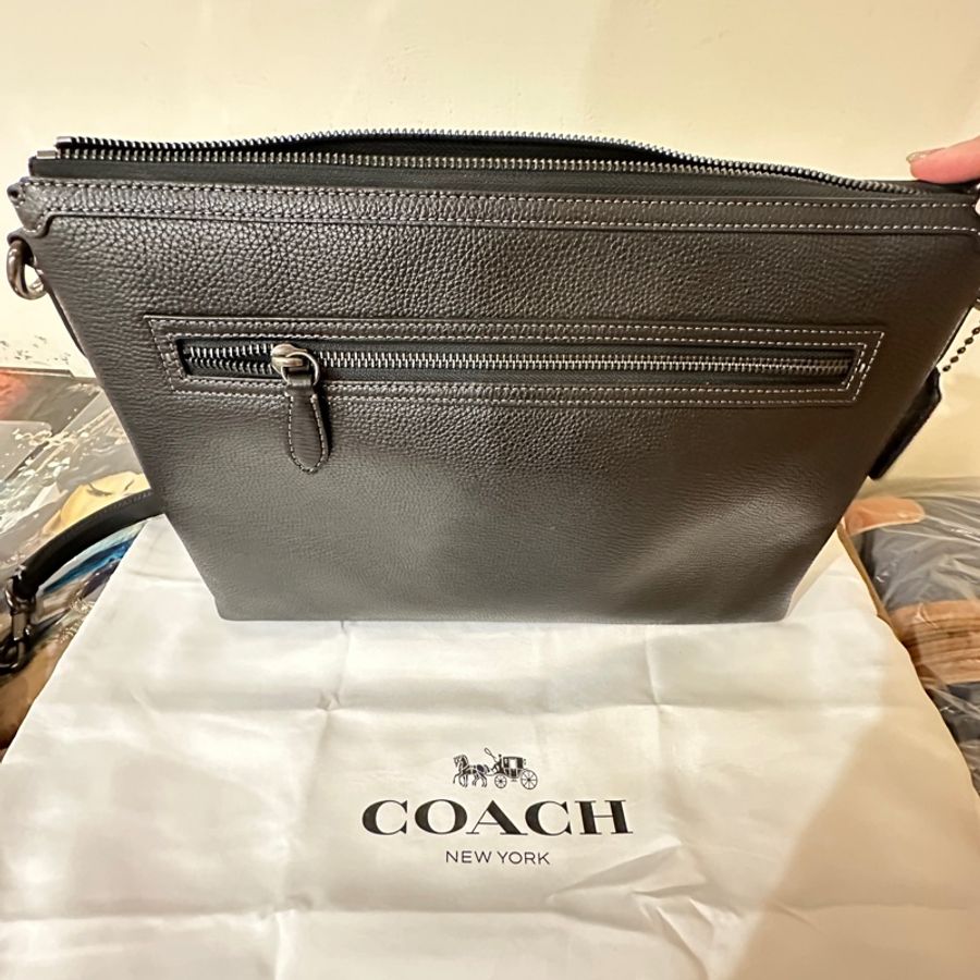 coach 牛皮中性斜（肩）背包-6
