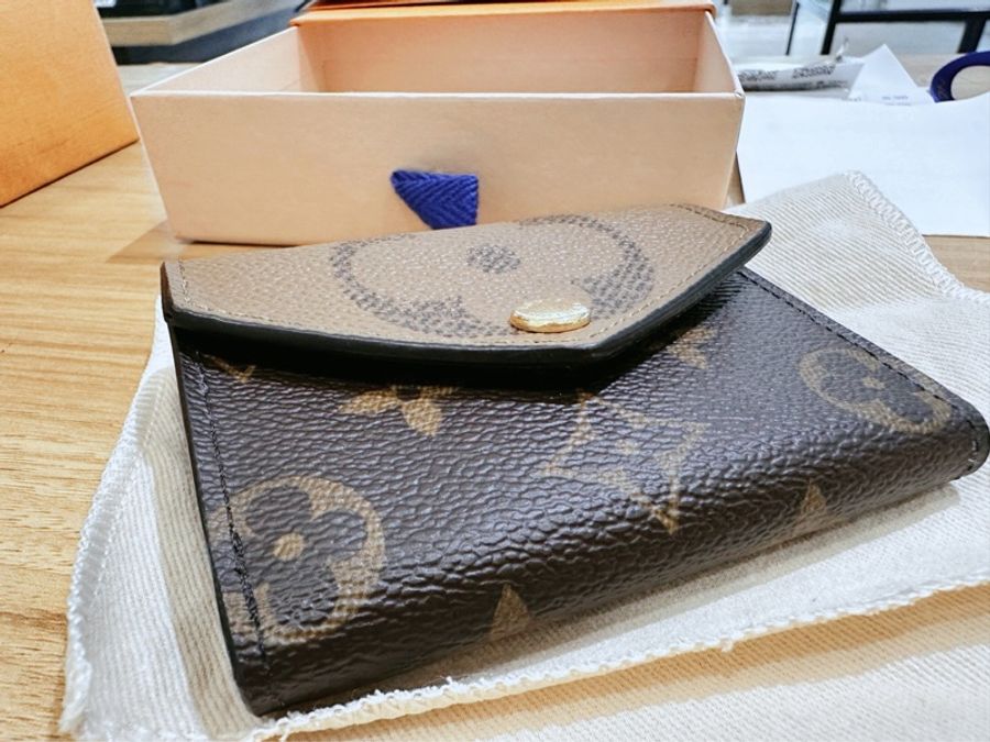 LV 6卡皮夾-2