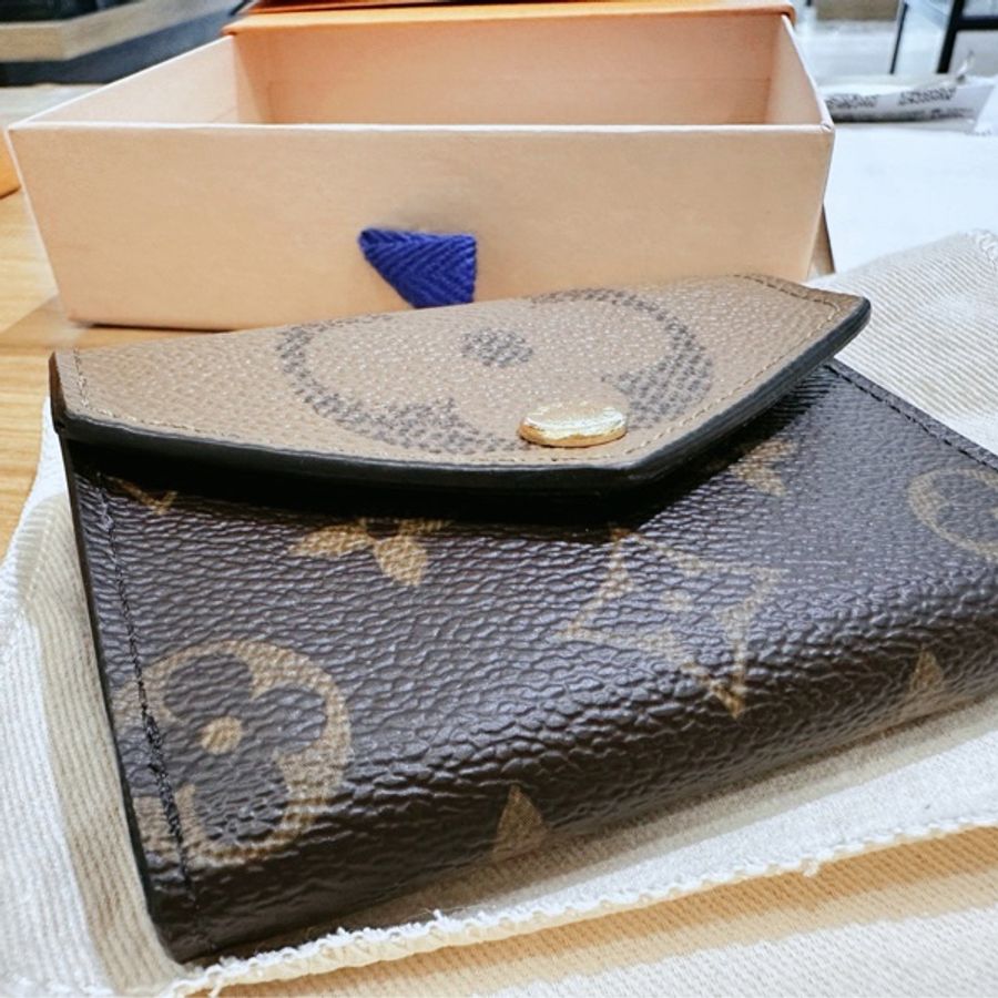 LV 6卡皮夾-5
