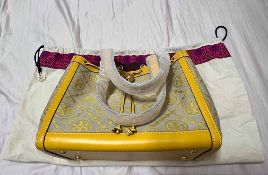 全新TORY BURCH 滿版LOGO緹花+真皮托特肩背包/手提包 (開運黃)-3
