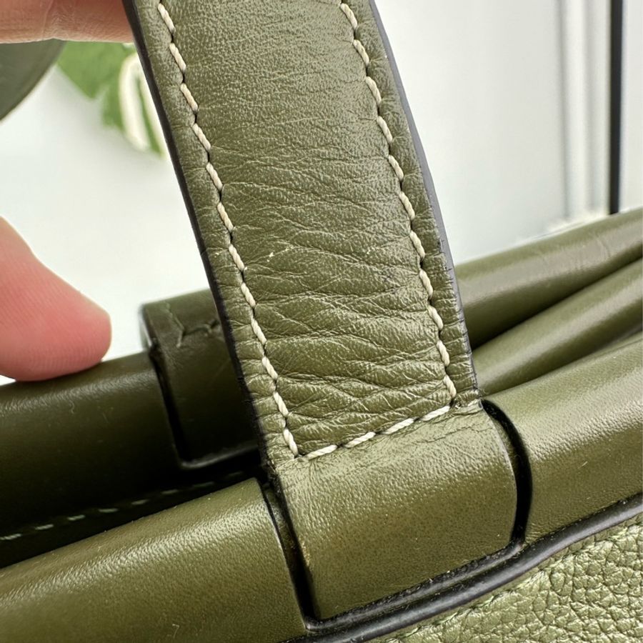 LOEWE 綠色真皮 通勤風流蘇包 單肩包-9