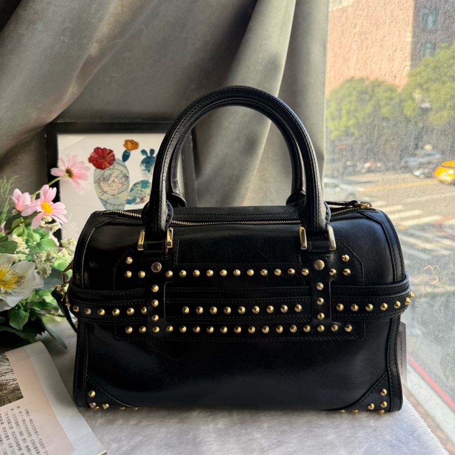 Burberry Alchester 鉚釘造型牛皮中款保齡球二用包(黑色)-4