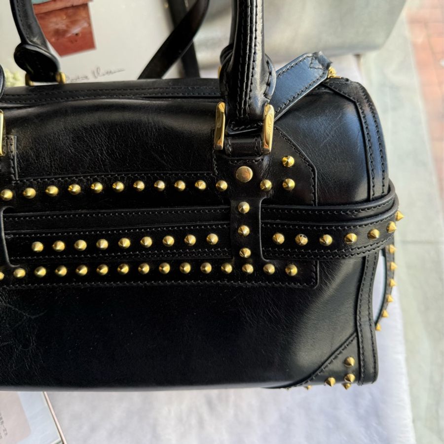 Burberry Alchester 鉚釘造型牛皮中款保齡球二用包(黑色)-17