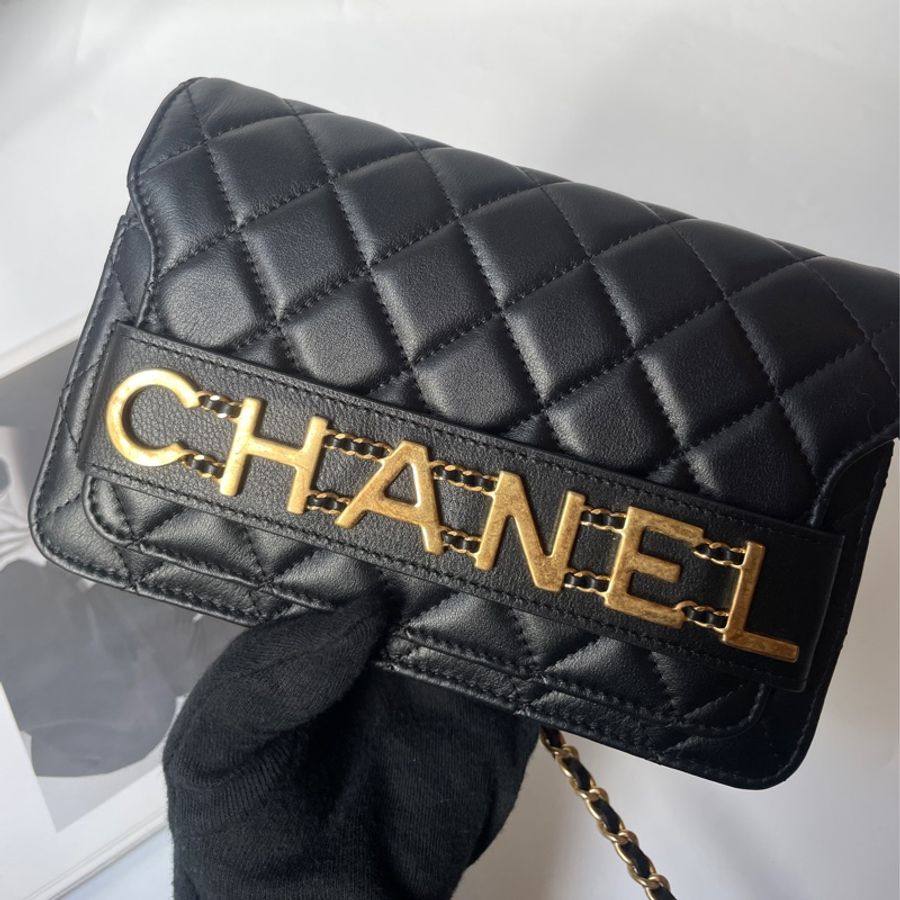 Chanel黑金羊皮字母woc-2
