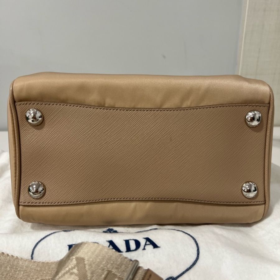🔥🔥🔥100% Authentic Prada RE-EDITION 限量版-8