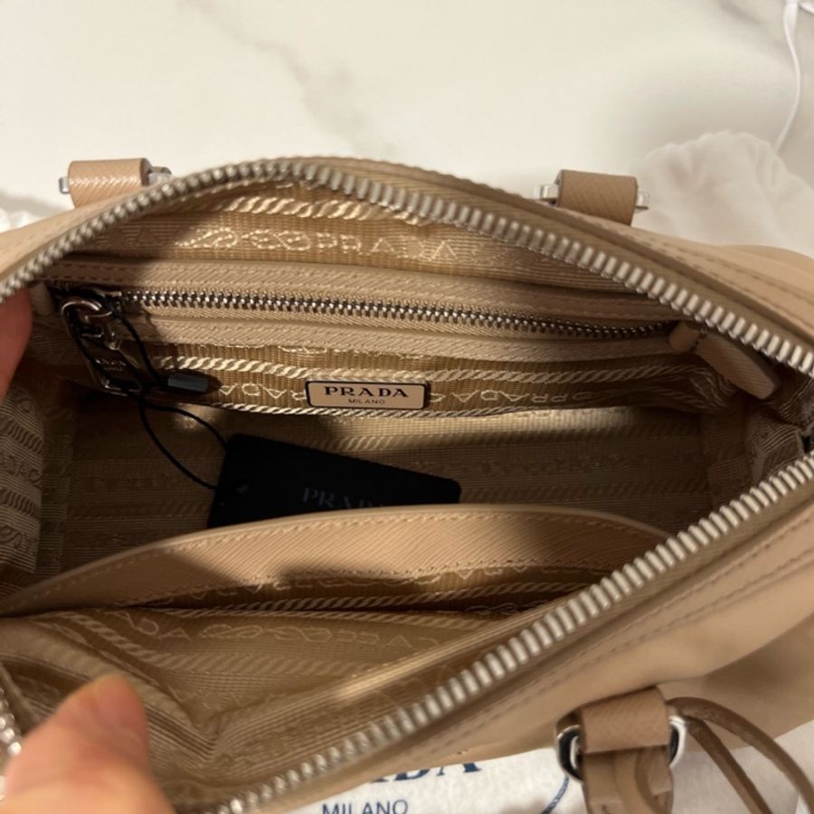 🔥🔥🔥100% Authentic Prada RE-EDITION 限量版-9