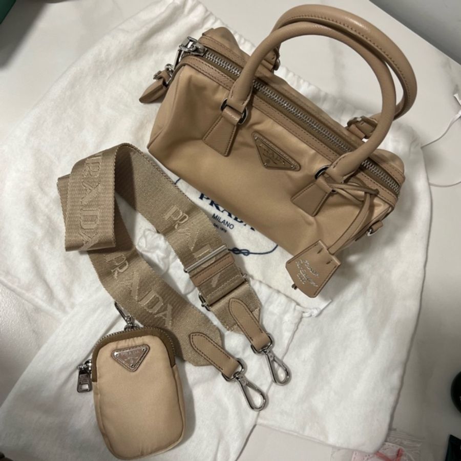 🔥🔥🔥100% Authentic Prada RE-EDITION 限量版-12