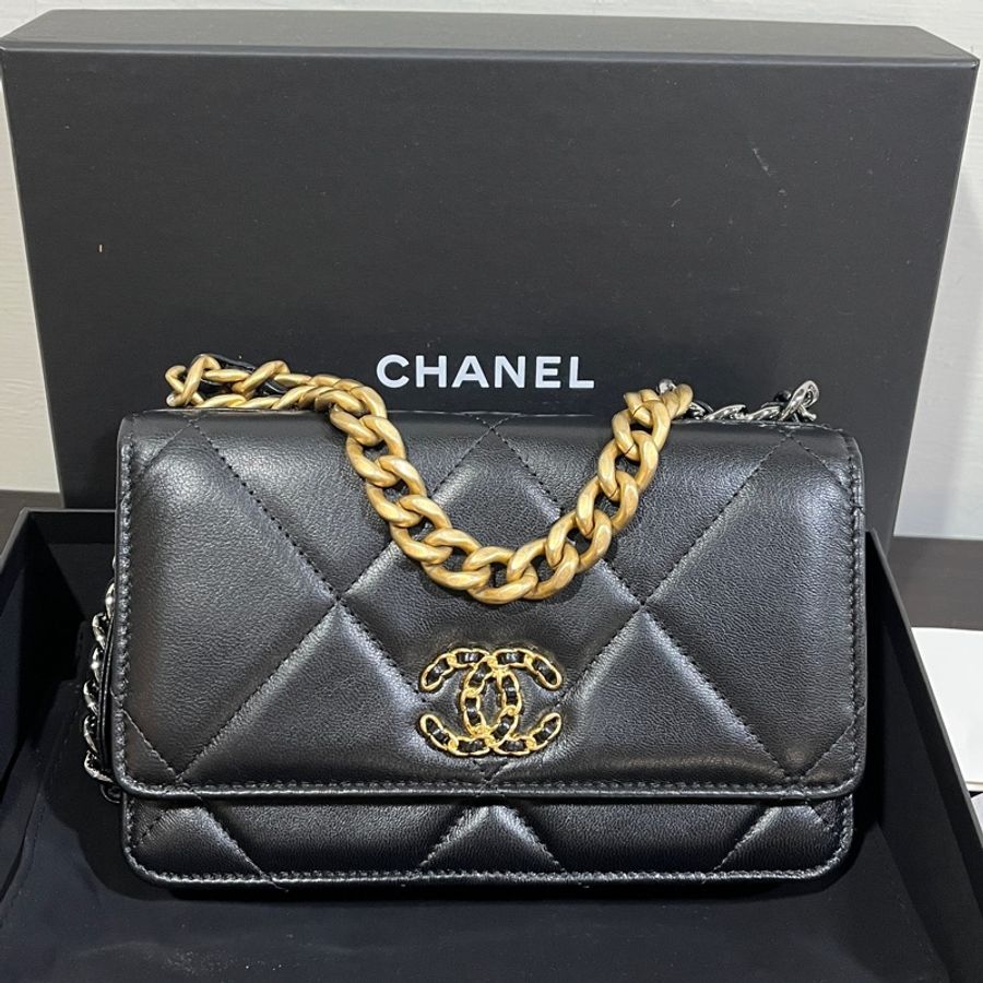 Chanel 19 woc 黑色金釦 極新-0