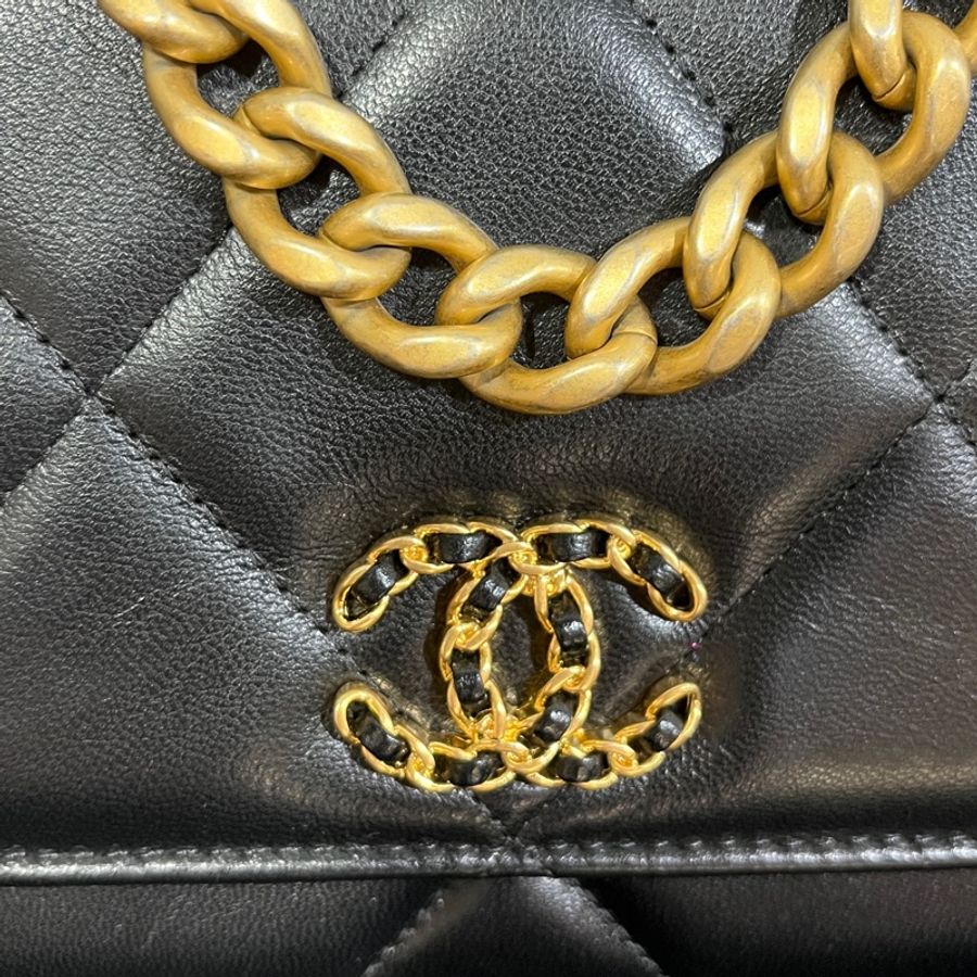 Chanel 19 woc 黑色金釦 極新-2