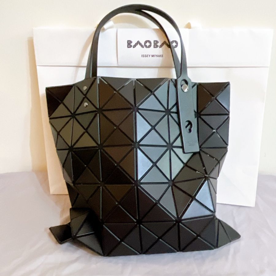 Baobao 三宅一生 lucent matte 黑 6*6-1