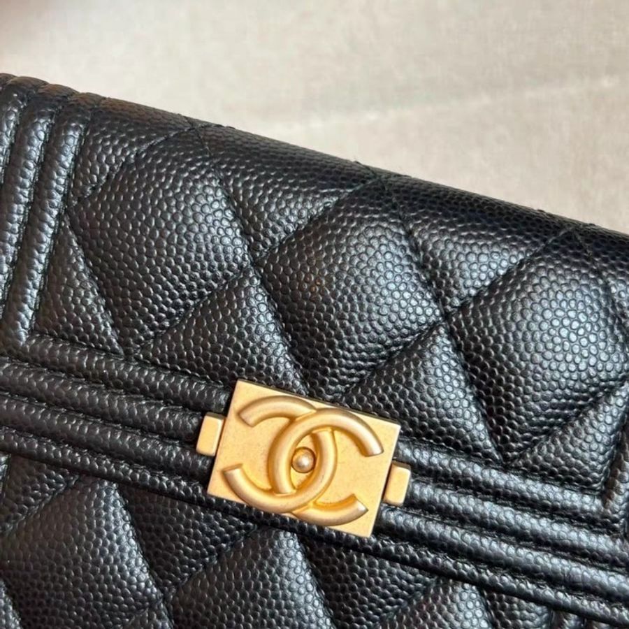 Chanel 香奈兒Leboy黑色金扣小錢包-15