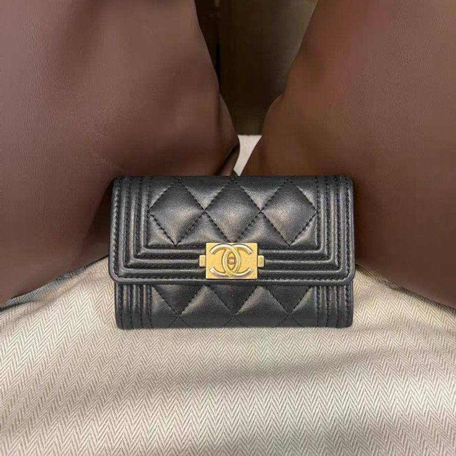 Chanel 香奈兒Leboy 黑色金扣小錢包-0