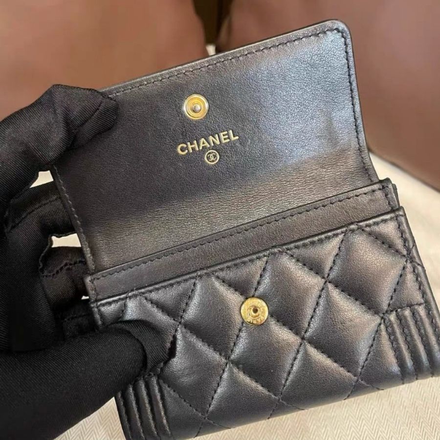 Chanel 香奈兒Leboy 黑色金扣小錢包-12