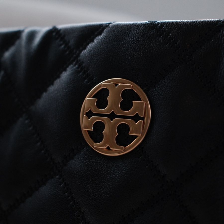 Toru Burch willa matte tote 黑金托特包-6