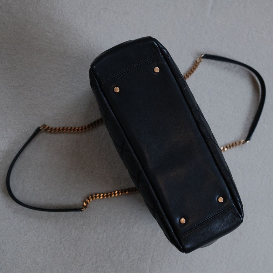 Toru Burch willa matte tote 黑金托特包-8