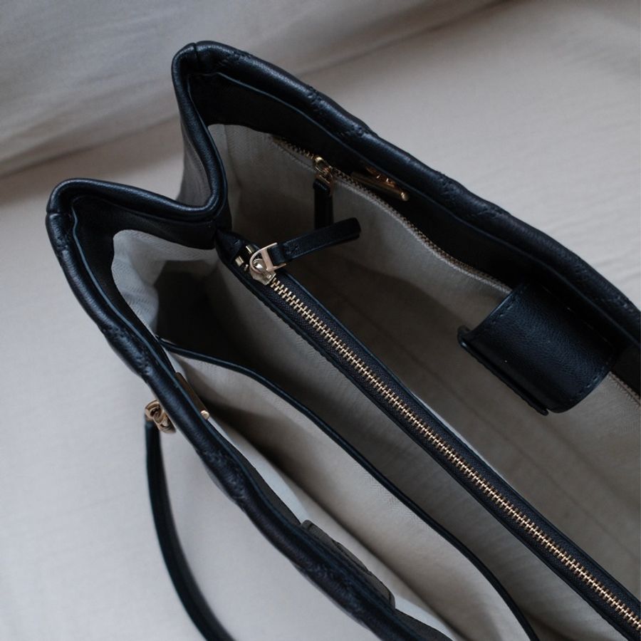 Toru Burch willa matte tote 黑金托特包-11