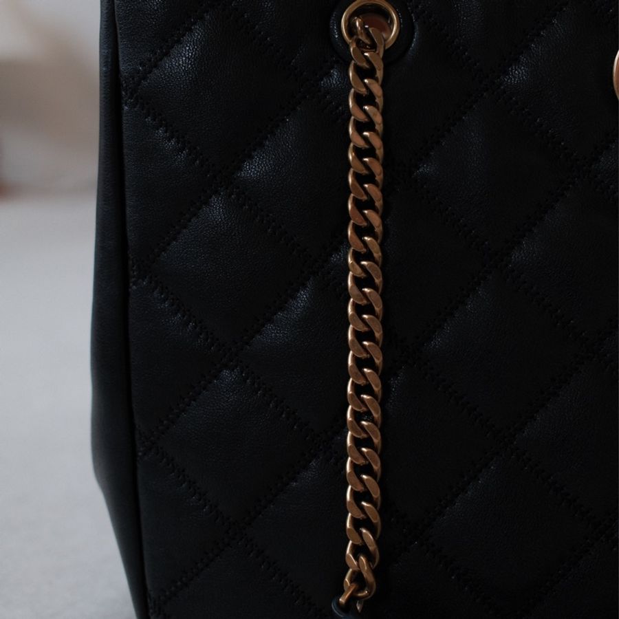 Toru Burch willa matte tote 黑金托特包-17