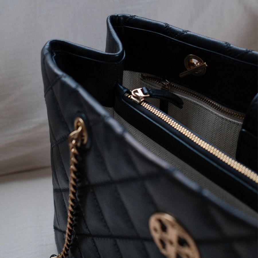 Toru Burch willa matte tote 黑金托特包-22