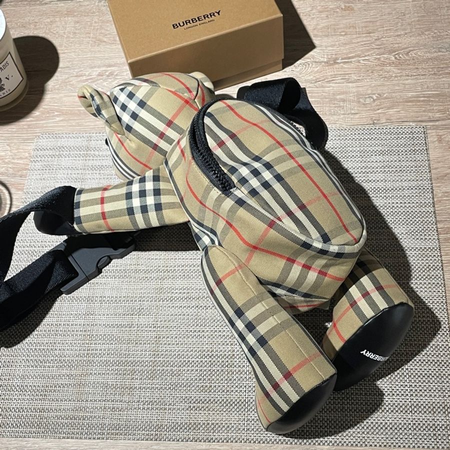 Burberry 泰迪熊造型 斜肩包 背包-6