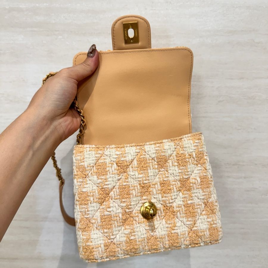 Chanel 橘白毛呢霧金釦迷你手提斜背包 AS4035 近全新-6
