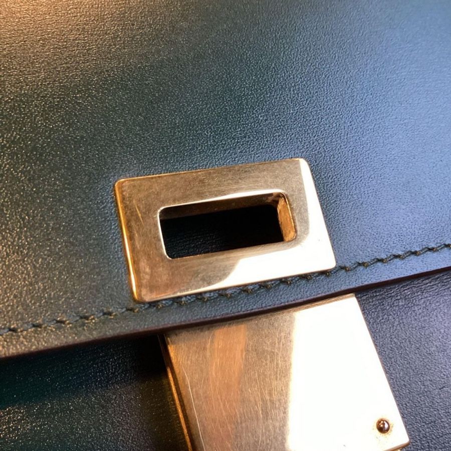 #CELINE Classic Box 金釦牛皮側背包 亞馬遜綠 / 小方包 / 優雅品味 / 傳奇之作-16